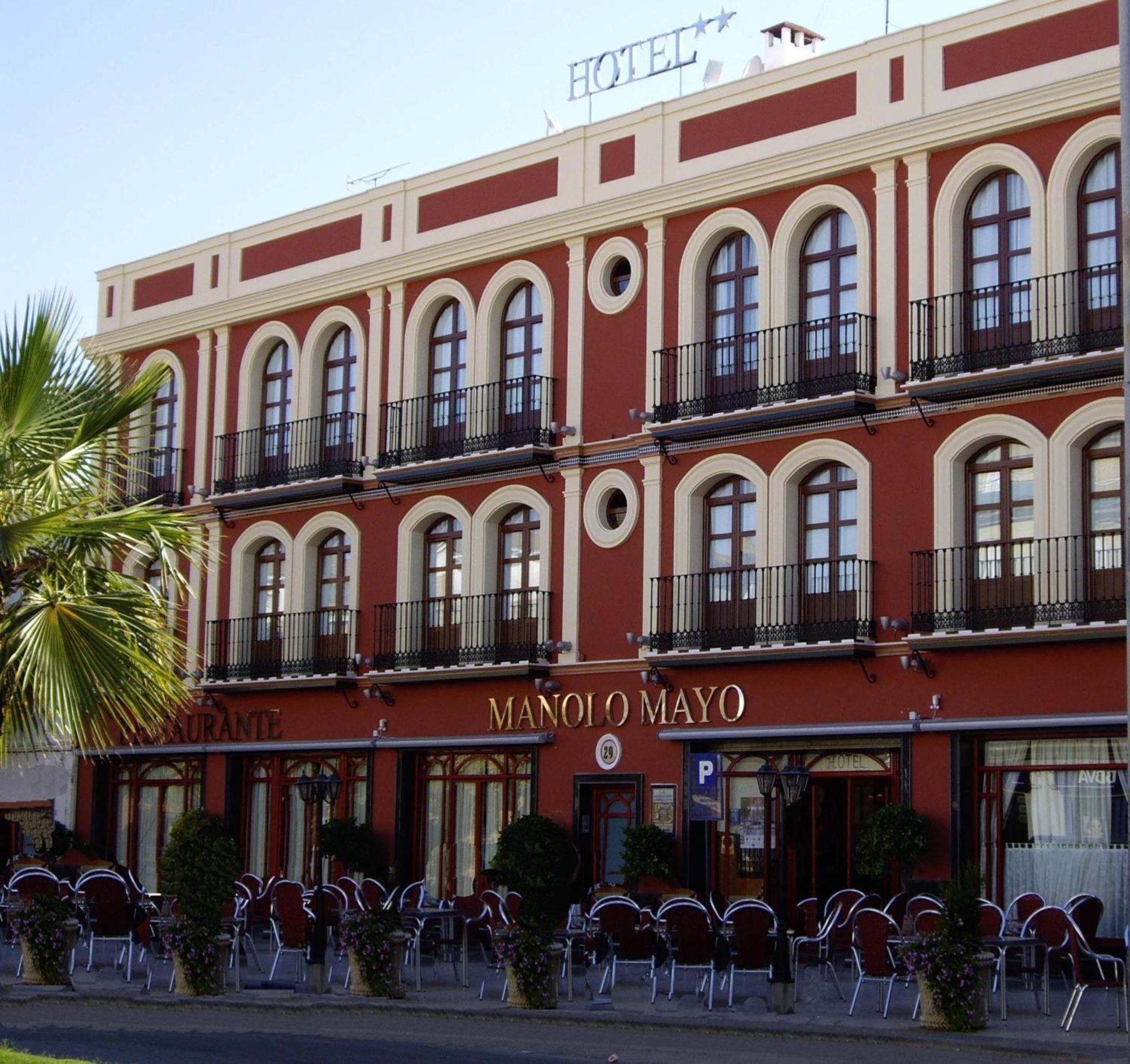 Hotel Manolo Mayo Los Palacios Y Villafranca Luaran gambar